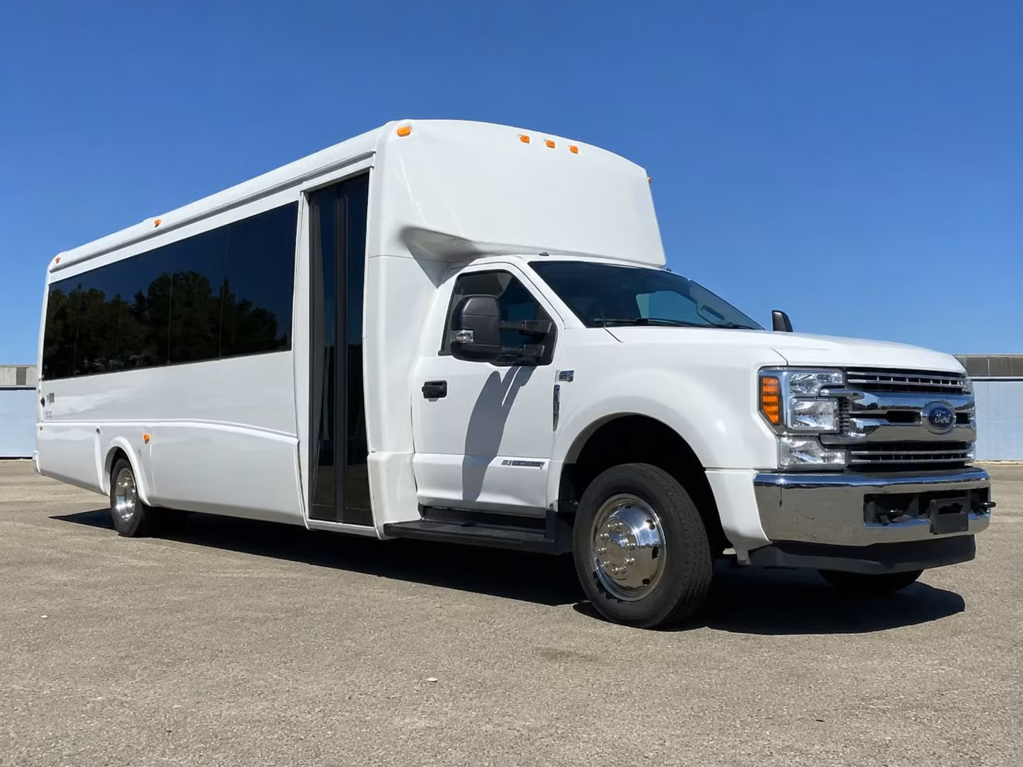 15 passenger minibus