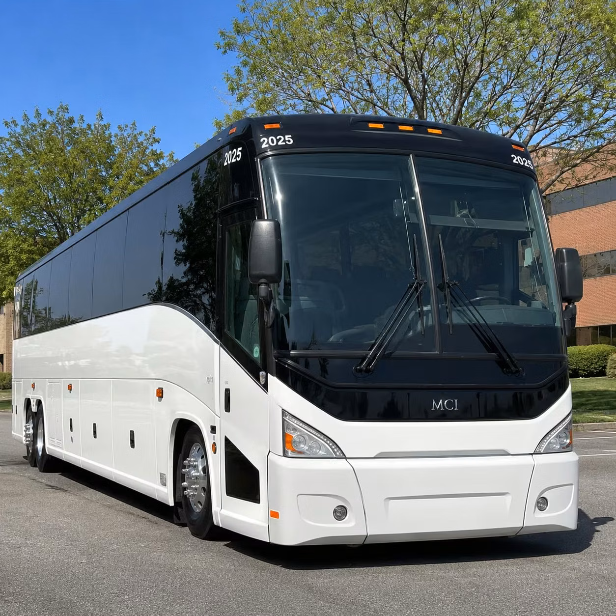 meridian charter bus hero 3